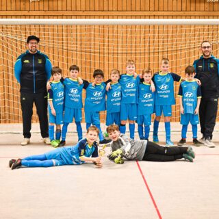 Neue Trikots für die U9 des SV Frömmersbach